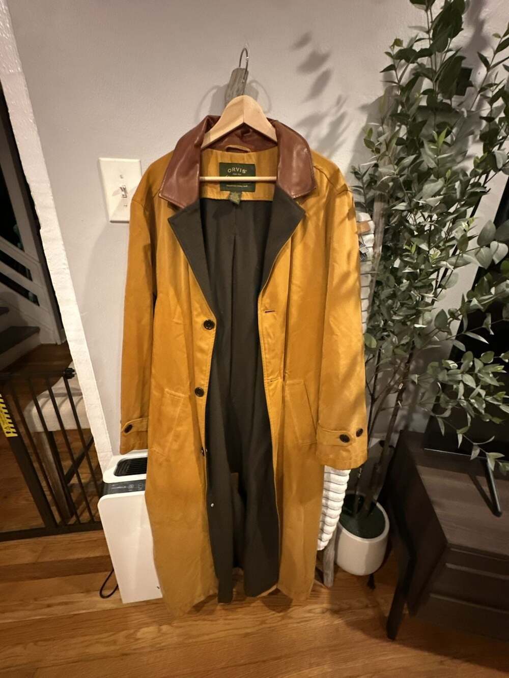 PRICED TO SELL: Orvis Signature Collection Rancher Leather Trench